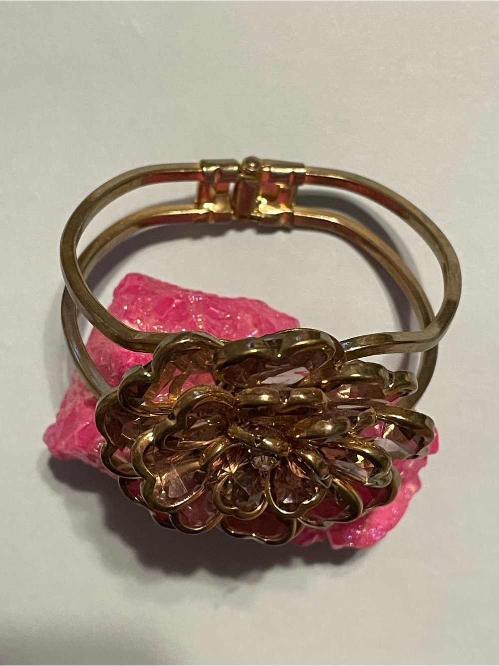 Vintage Heart Gold Tone Statement Flower Clamper Bracelet #9373 - Picture 2 of 8